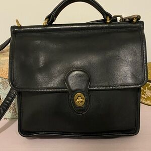 Coach Classic Black Leather Willis Handbag.  Good condition. No original strap
